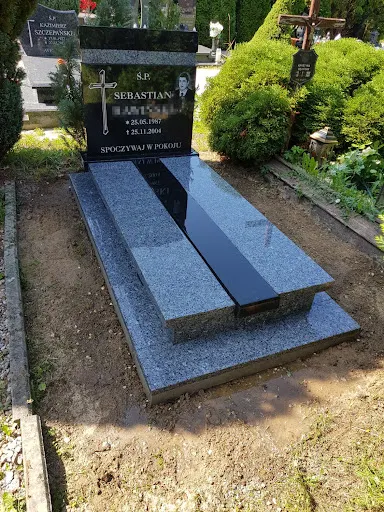 Arkada Kamieniarstwo, Nagrobki, Pomniki